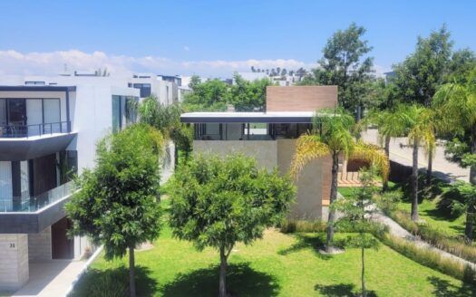 CASA EN VENTA EN LOMAS DE AGELOPOLIS